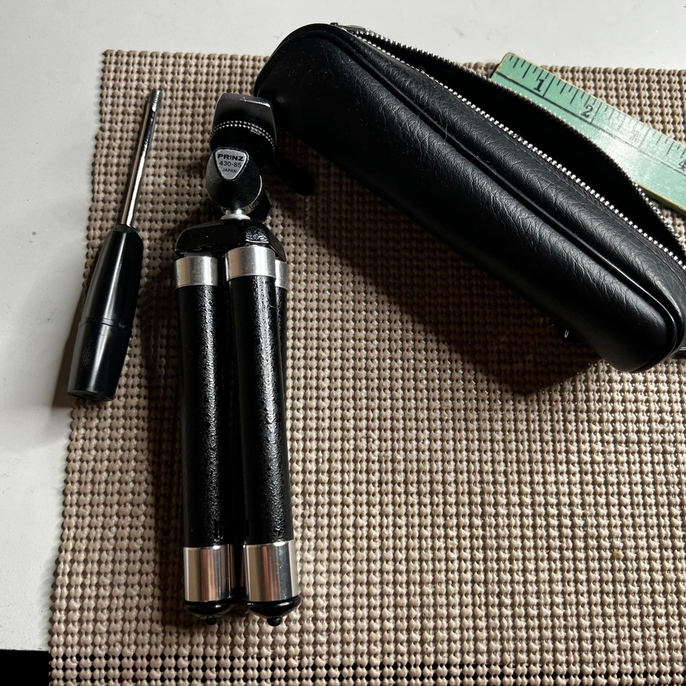 Prinz 430-85 Vintage Table Top Tripod Made in Japan Black Metal with Case